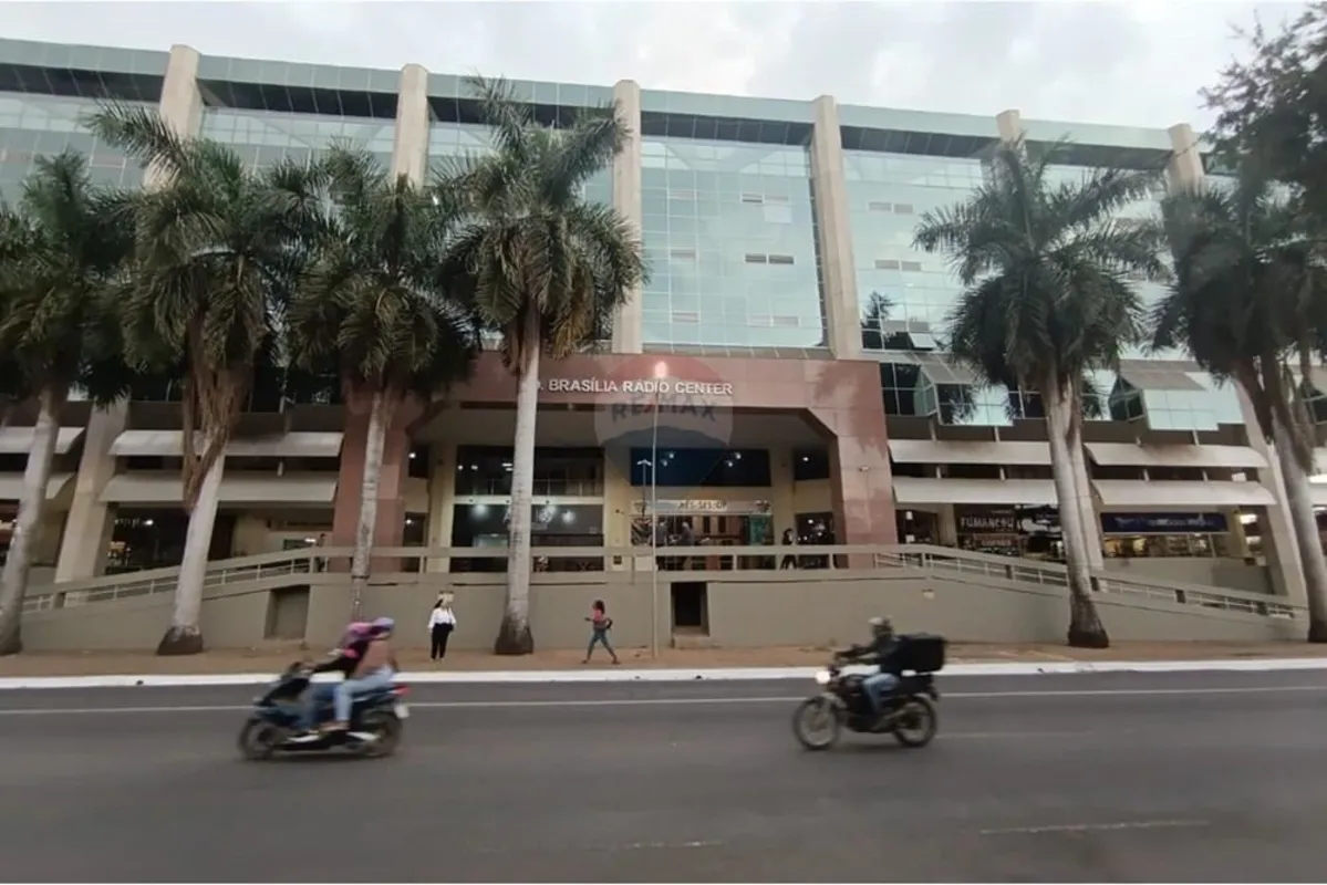 Apresentamos uma excelente opção de sala comercial de 30m², situada no tradicion...