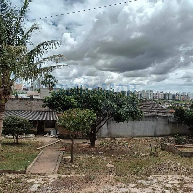 Lote de 400m² em Condomínio Fechado com Acesso Asfaltado - ArniqueirasLote plano...