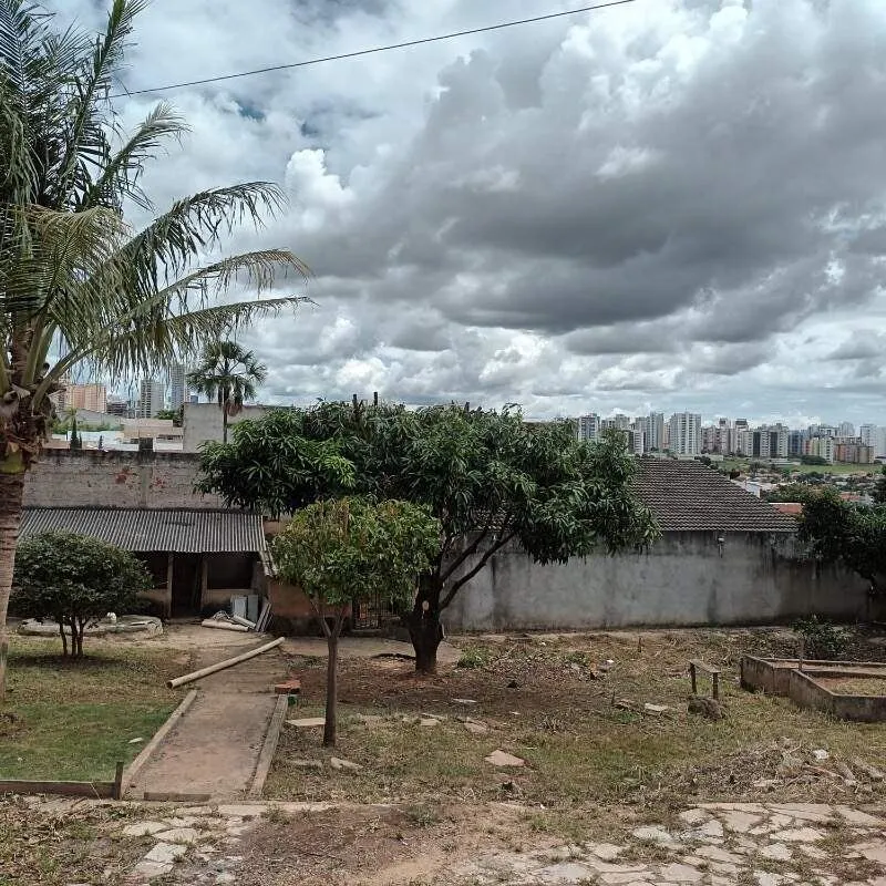 Lote de 400m² em Condomínio Fechado com Acesso Asfaltado - ArniqueirasLote plano...