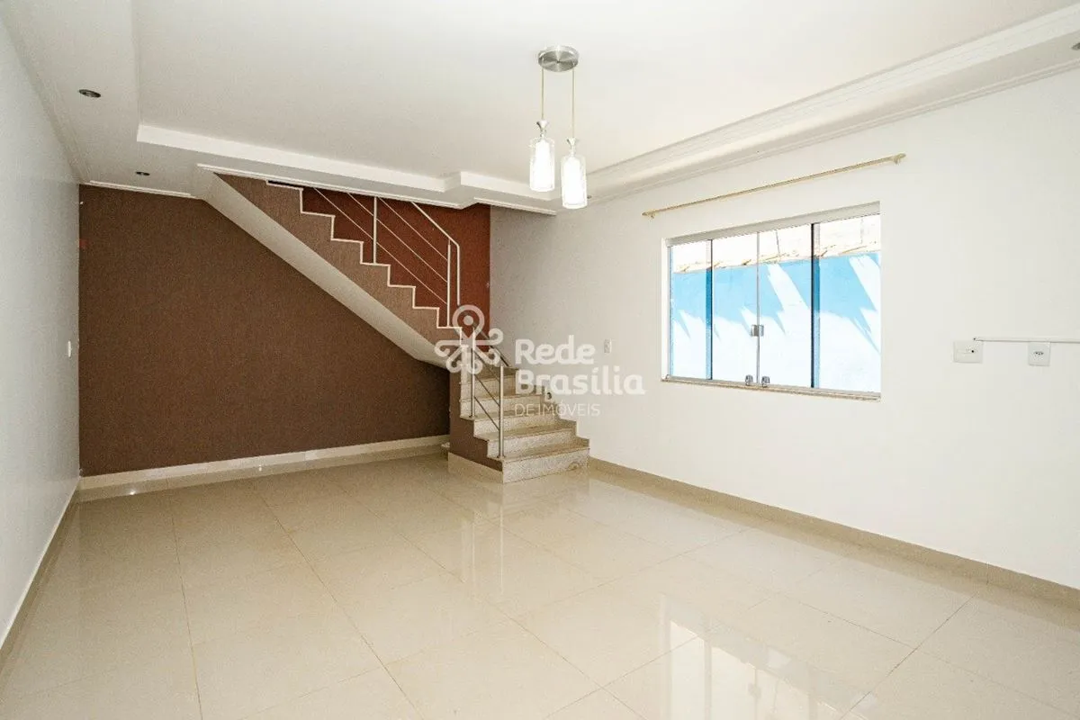 QSE 10 | casa de 5 Quartos sendo 3 Suítes 2 Vagas de Garagem - Taguatinga Sul. E...