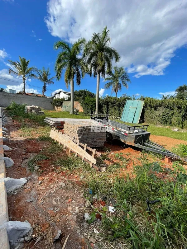 Espetacular Terreno próximo ao Park Way quadra 05 e a Vereda da Cruz.- Área tota...