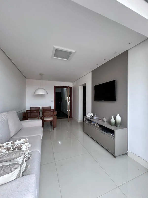 Guará I – Excelente Apartamento Reformado à Venda Apresentamos um apartamento im...