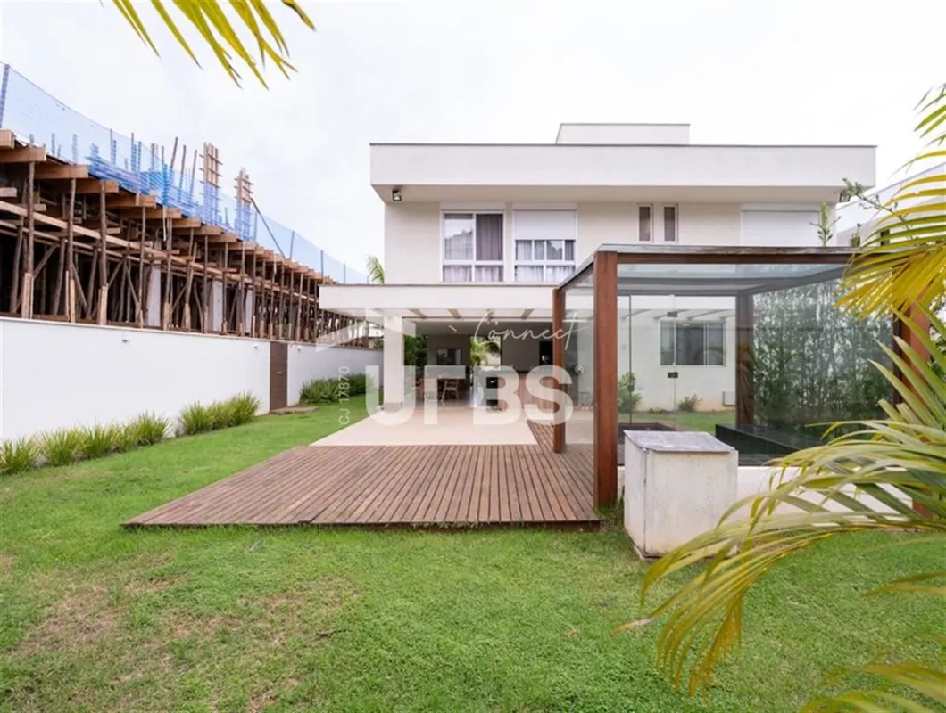 COD U-0027730 - Sobrado - Alphaville GoiásSobrado com 628 m² de terreno, 314 m² ...