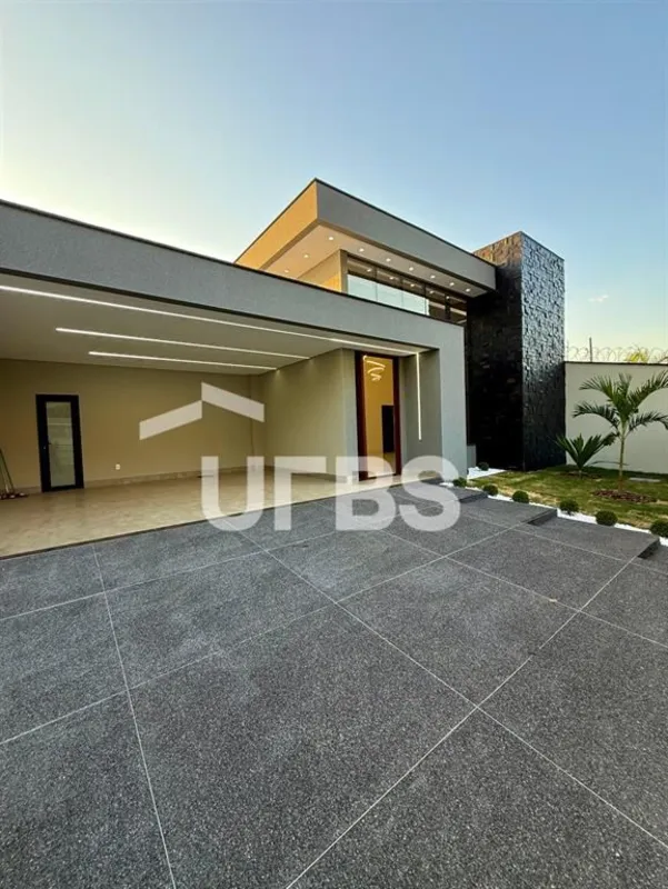 COD U-0027497 - Casa térrea, residencial Itália, Goiania-Go;??Área do lote: 365m...