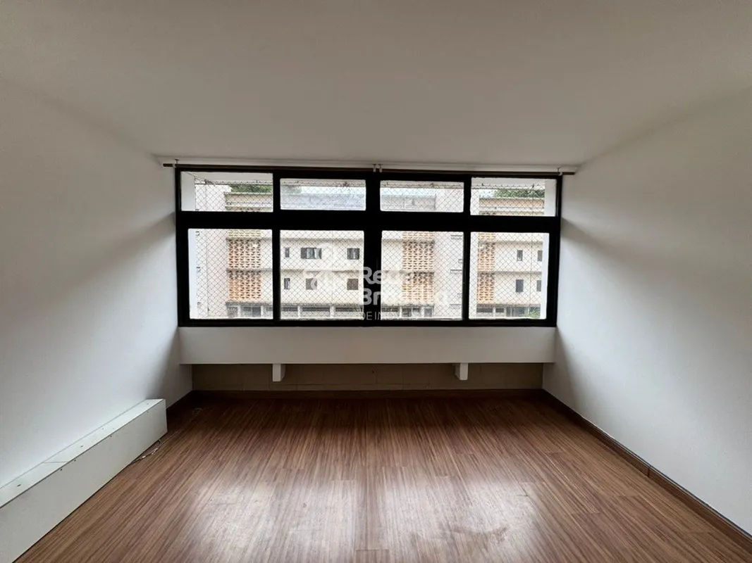 SQS 416 BLOCO H AP. 207Apartamento de 03 quartos, de canto e vazado! 77,64m²Apar...