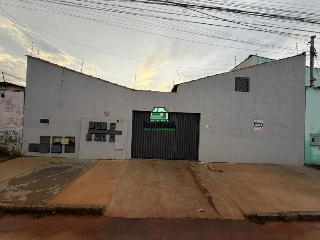 Kitnet contendo: 01 quarto sendo suíte, cozinha com armário e área de serviço. 0...