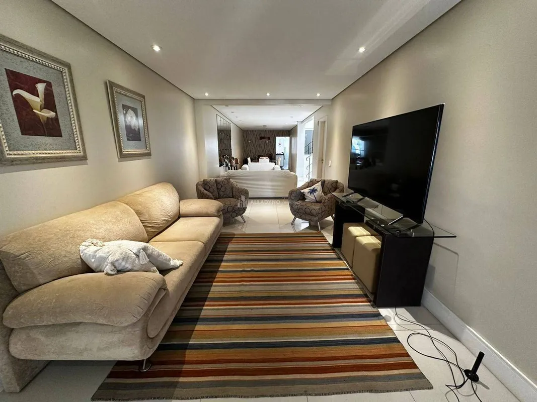 Casa reformada no Cruzeiro – Conforto, espaço e sofisticação Apresentamos esta e...