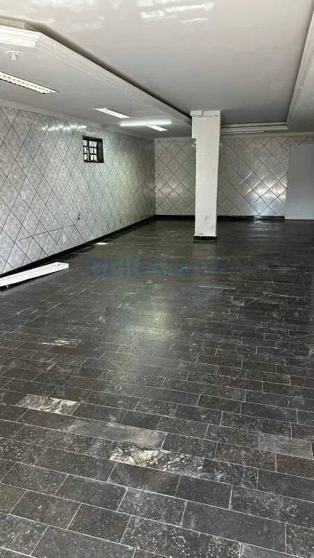 Excelente loja térrea com 110m², localizada na QNL 24, próximo ao Supermercado S...