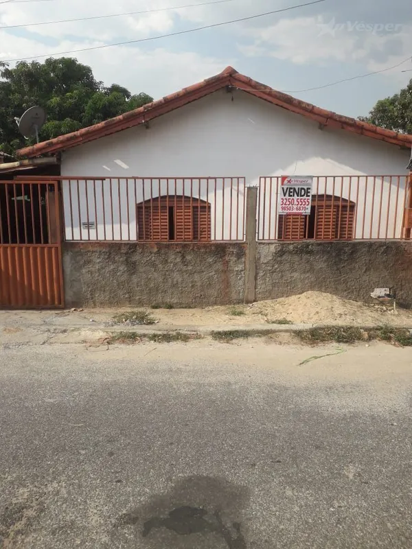 Casa á venda com 432,55m², bem localizado no Setor Serra Dourada na Cidade de Go...