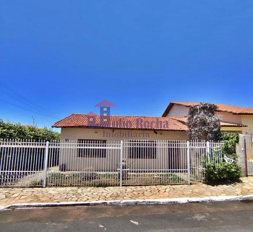 JULIO ROCHA IMOBILIÁRIA VENDE!CASA TERREA NO CONDOMINIO JARDIM BOTÂNICO V, BRASÍ...