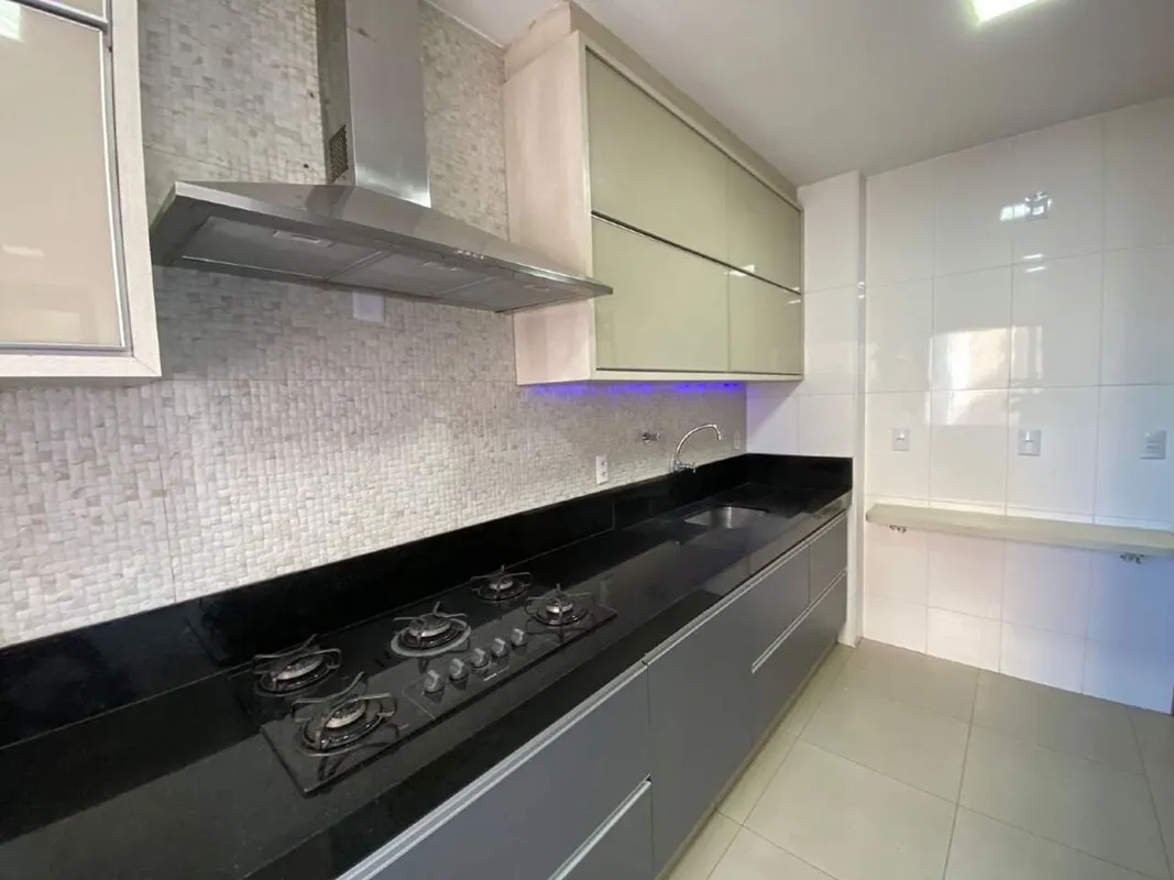 Excelente apartamento, cuidadosamente reformado, localizado em andar alto, com p...