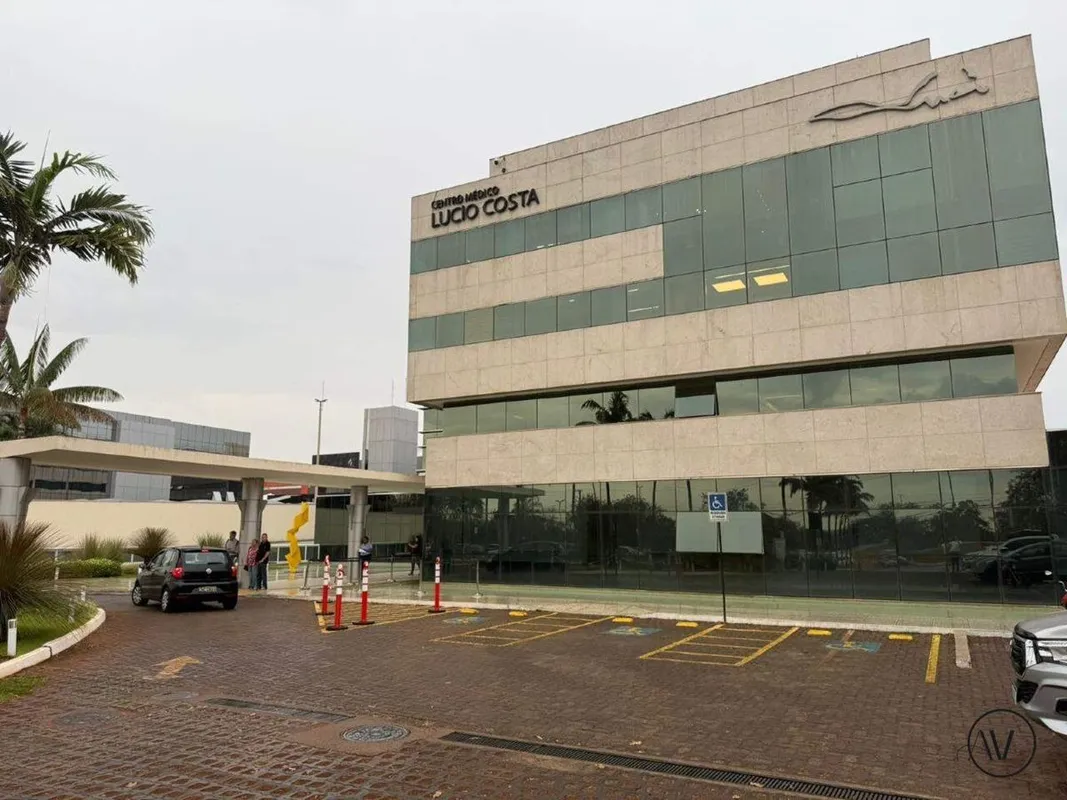 Centro Médico Lúcio Costa | Excelente oportunidade de compra! Sala comercial à v...