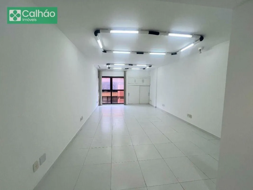 SALA COMERCIAL CHARMOSA E FUNCIONAL NO CENTRO EMPRESARIAL BRASÍLIA SRTVS! Se o q...