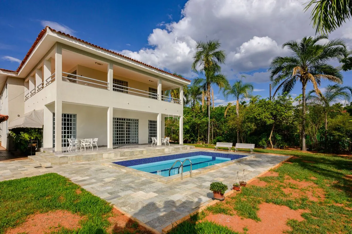 Casa com 4 quartos, sendo 2 suítes, à venda na SHIS QL 26, Lago Sul - Brasília.4...