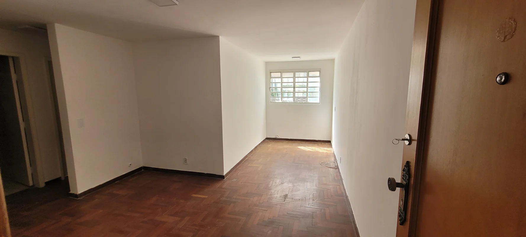 Uma localização Perto de tudo que você precisa! Comércio, escolas, restaurantes,...