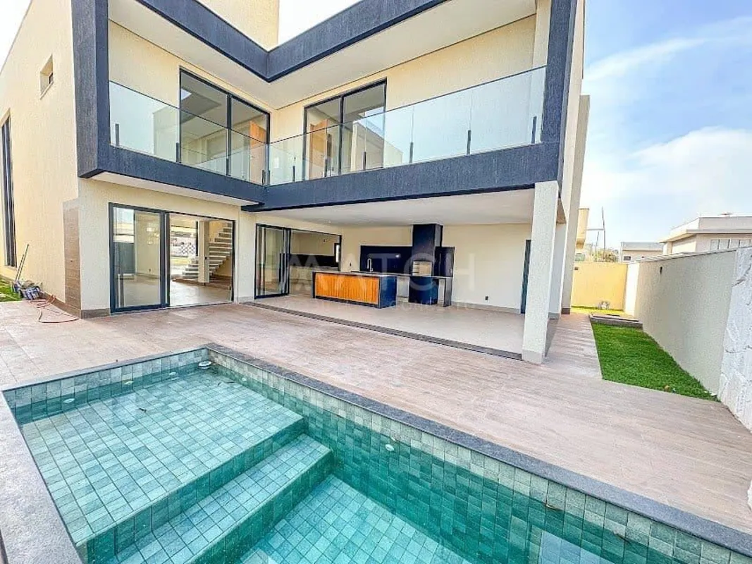 Casa à venda, construção com 320m², 3 suítes, no Portal do Sol Green, Goiânia, G...