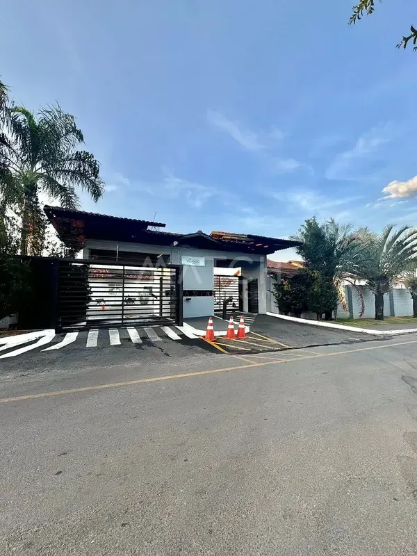 Sobrado à venda no Condomínio Villaggio Atlântico, com 240 m2, 3 quartos sendo 1...