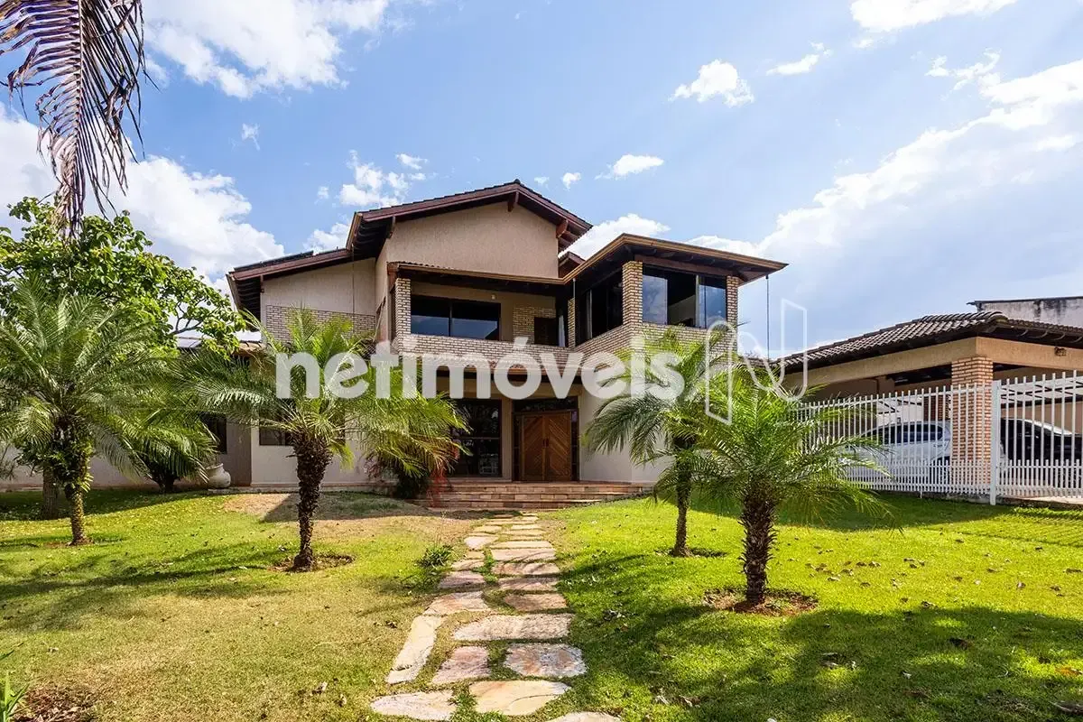 Maravilhosa casa à venda no Park Way – Quadra 15 Localizada em uma das quadras m...