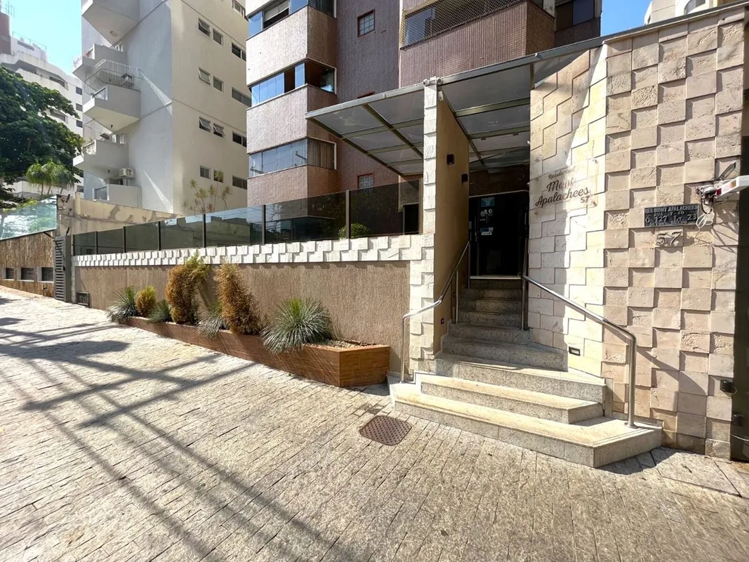 Apartamento à venda com 03 quartos, sendo 02 suítes, todos os quartos com ar con...