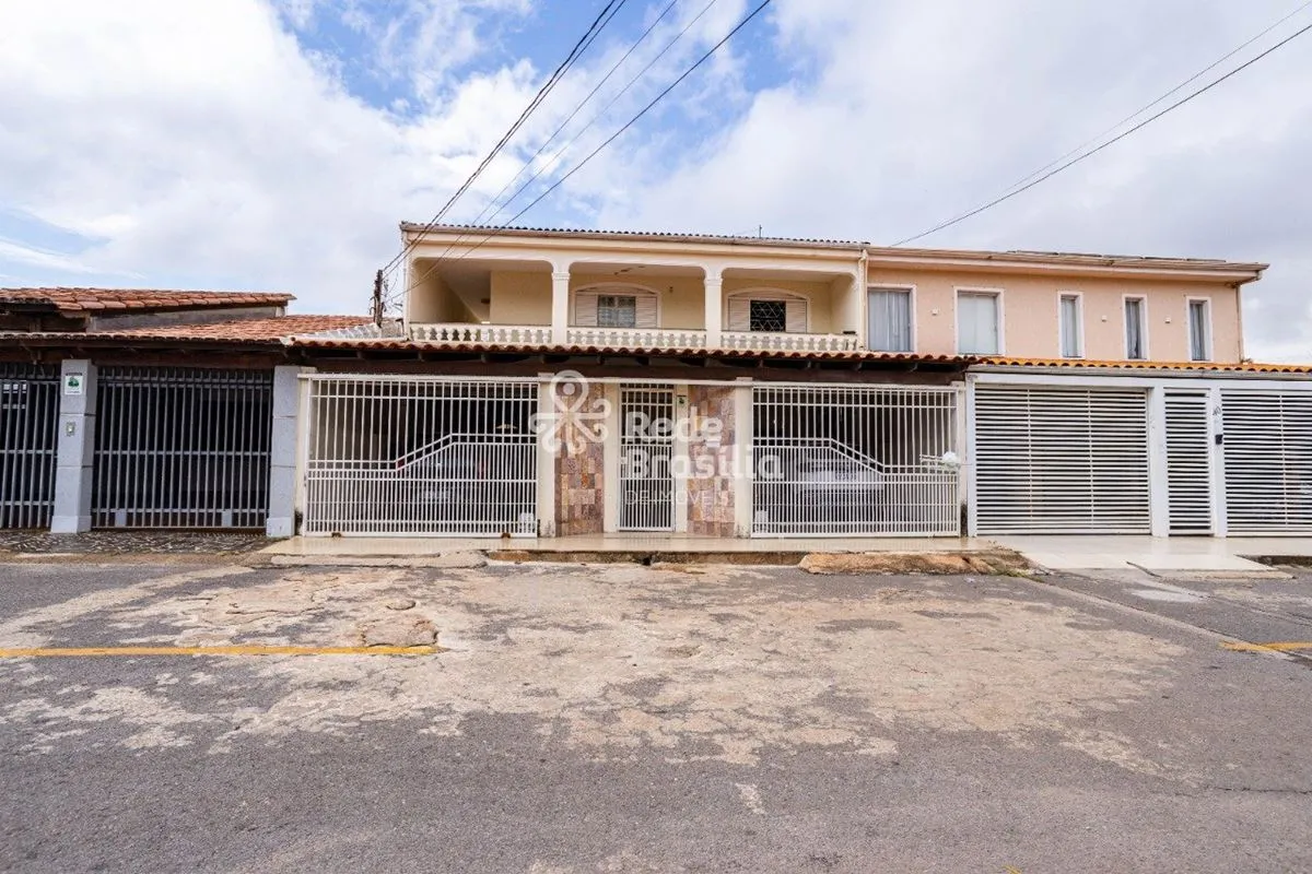 QE 19 | Casa Sobrado - Guará IIEssa é a oportunidade perfeita para quem busca co...