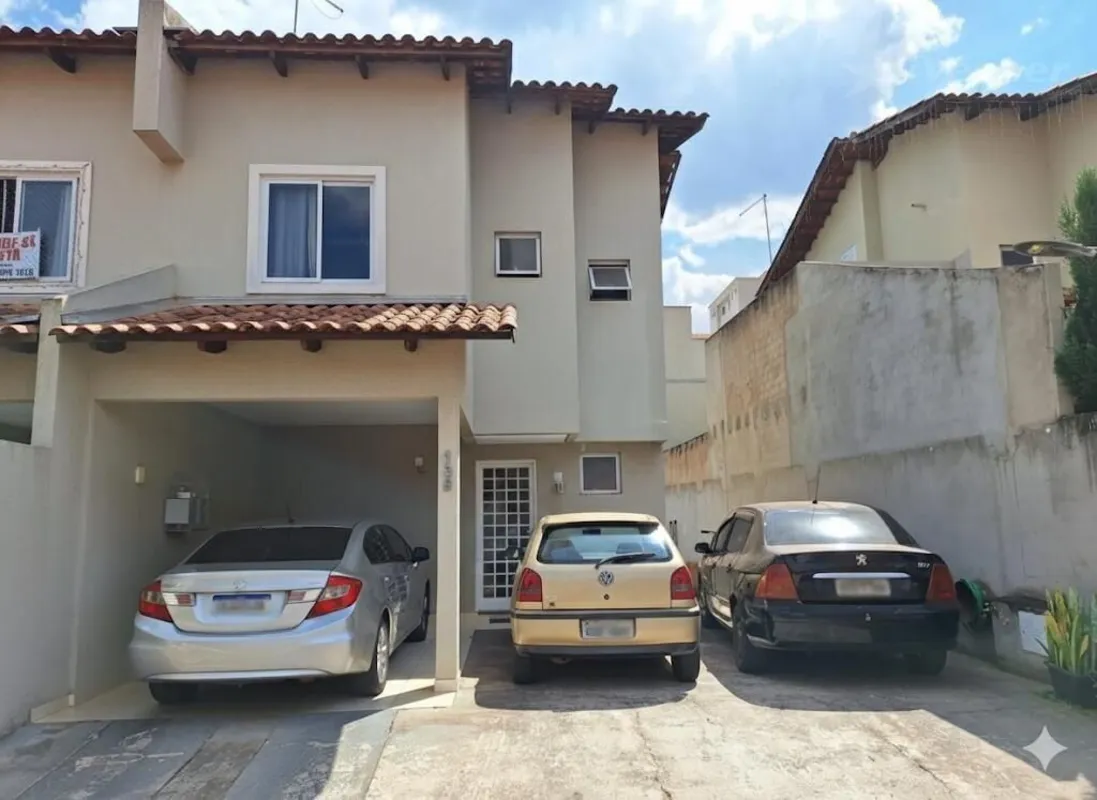 Sobrado á venda com área total 218,90 m², localizada no Condomínio Residencial F...