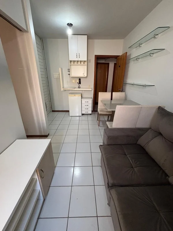 SGAN 911 ED GARDEN PARK Primeiro andar com vista para o nascente Area útil de 25...