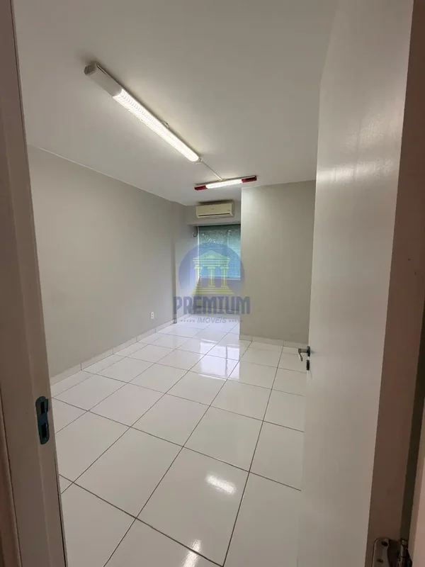 SEPS 705/905 ED MONT BLANC Ótima Sala, nascente, 4° andar, banheiro privativo e ...