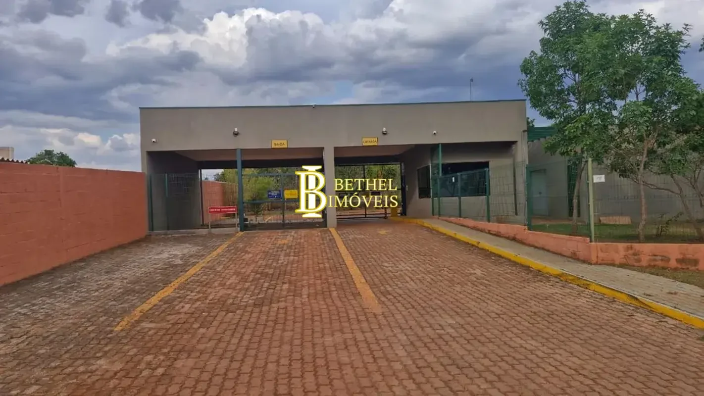 ?? Oportunidade Única no Jardim Botânico!Lote plano de 2.400m² no Condomínio San...