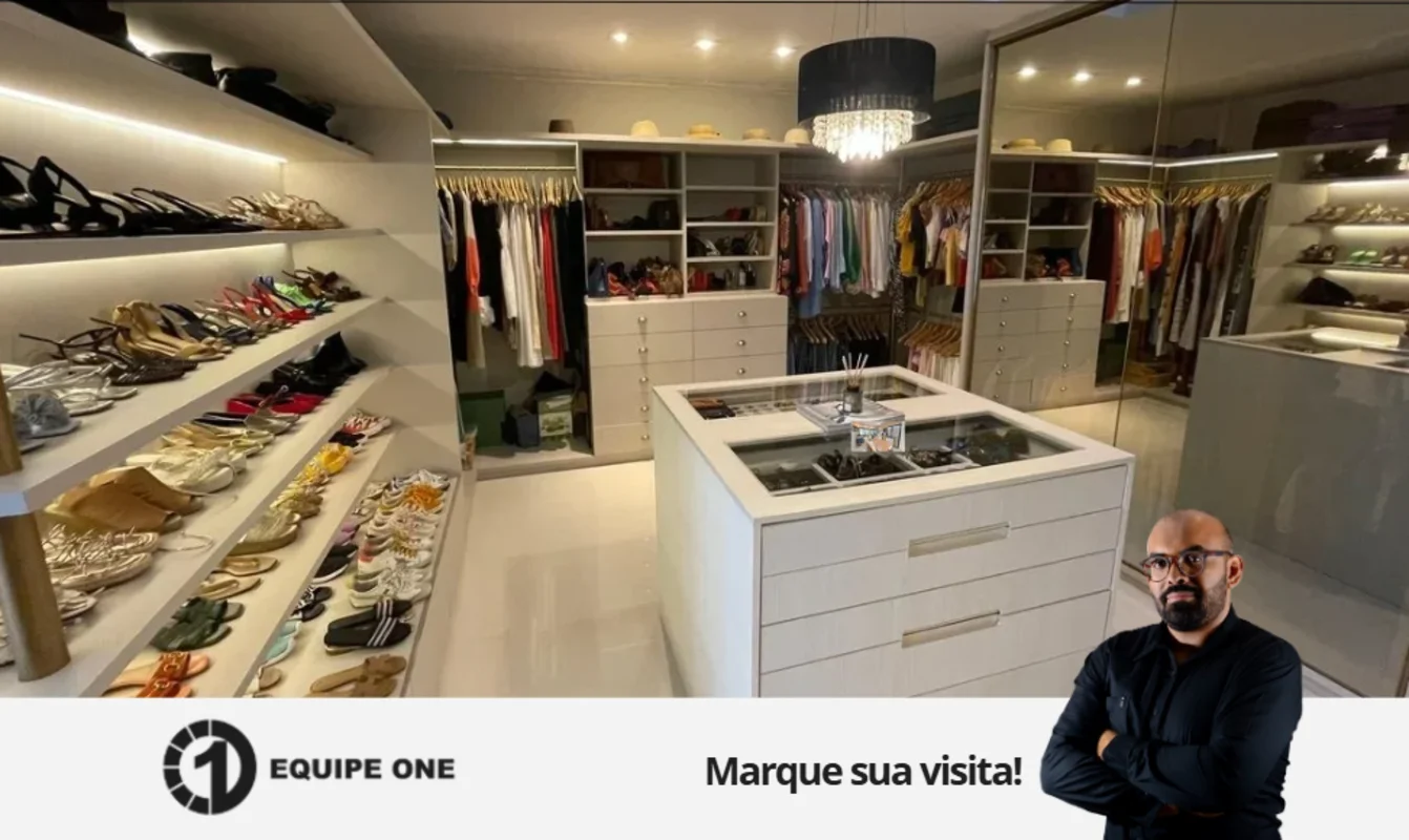 No Jardins do Lago, essa residência de esquina impressiona desde o primeiro olha...