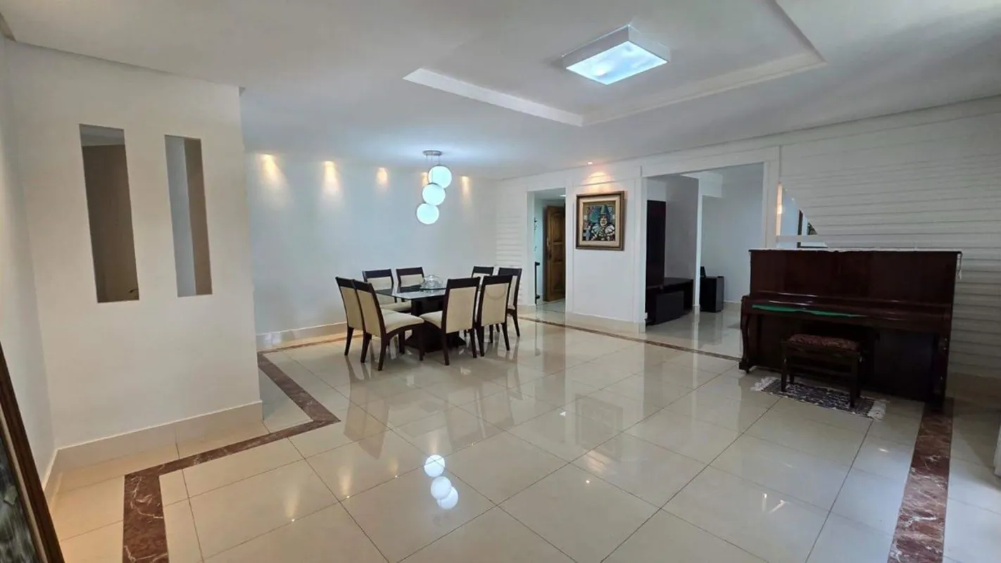 Excelente oportunidade em uma das quadras mais valorizadas do Plano Piloto. Este...