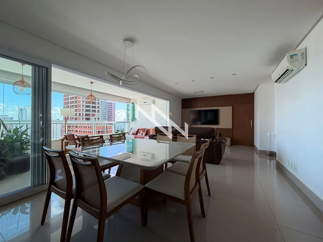 Apartamento à venda no Setor Bueno, com 137 m², projetado para oferecer conforto...