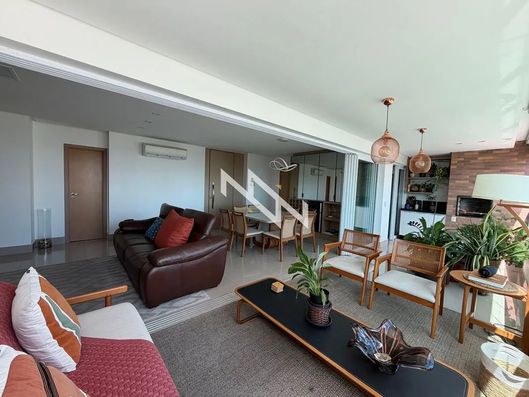 Apartamento à venda no Setor Bueno, com 137 m², projetado para oferecer conforto...