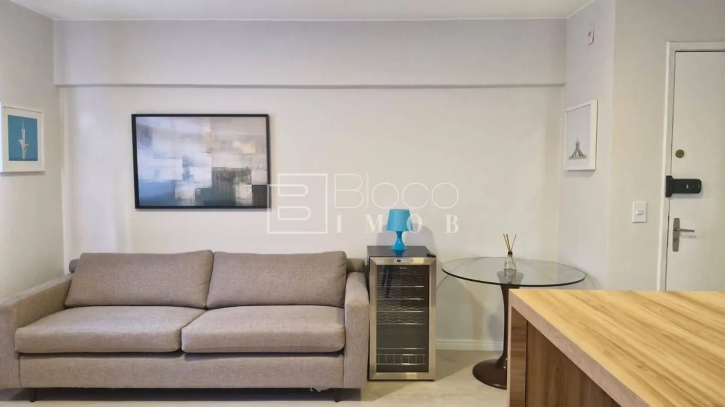 SCRN 716 - 01 QUARTO - REFORMADO - MOBILIADO - 33m² - ELEVADOR Venha morar nesse...