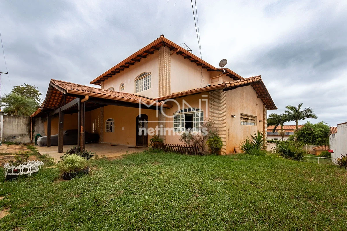 CONDOMÍNIO VILLE DE MONTAGNEIMÓVEL:Excelente casa com 510 m².Sala ampla para 3 a...