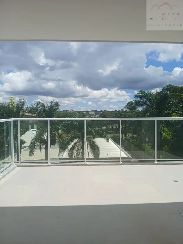 Linda Cobertura localizado na 703 norte na Asa norte. Próximo ao Brasília Shoppi...