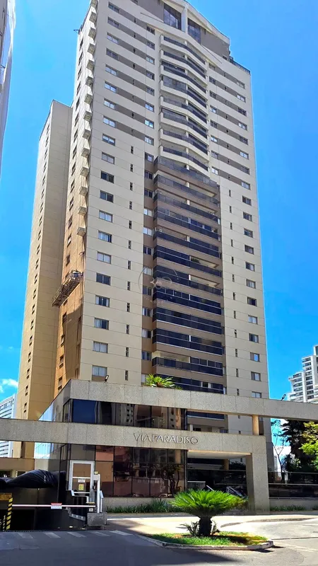 • Apartamento de 106m² com 3 quartos e 1 vaga de garagem• Piso em porcelanato e ...