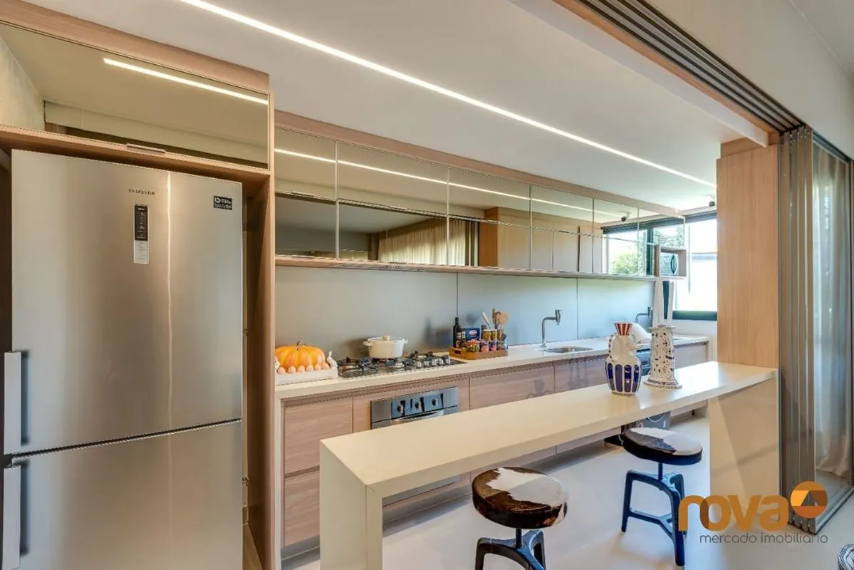 Apartamento a venda no Edifício Versat, Setor Aeroporto com 3 suítes plenas e 2 ...
