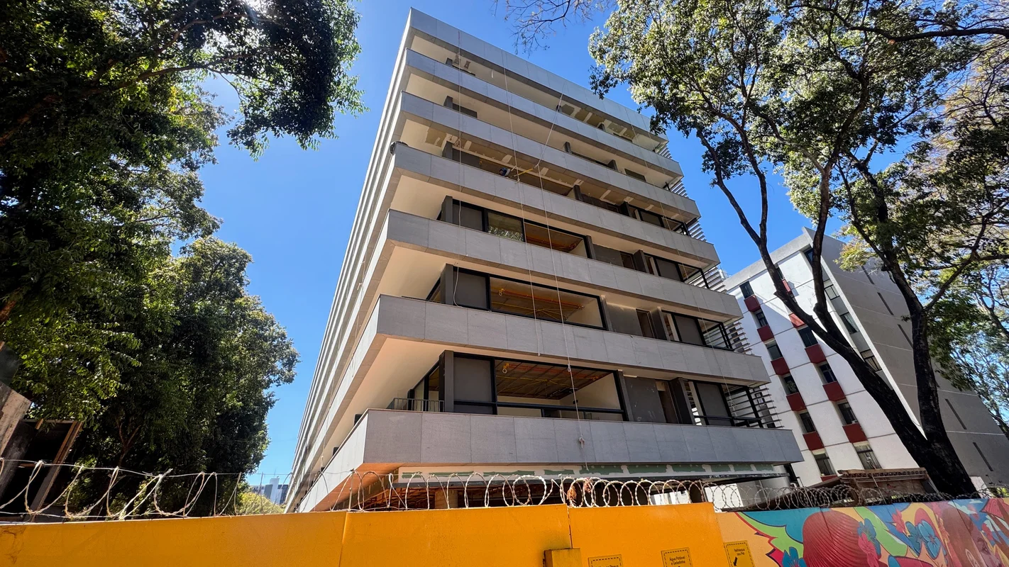 ED. VERT. Lançamento na SQS 116, 3 suites, 4 vagas, prédio com lazer completo na...