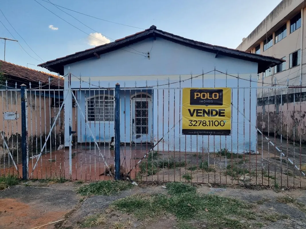 Oportunidade – Lote Amplo com Construções no Setor Jardim América!Vende-se excel...
