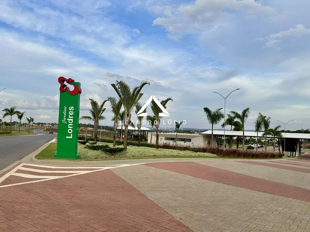 Terreno à Venda no Jardins Londres Goiânia, GO 651,54m² Lote residencial em cond...