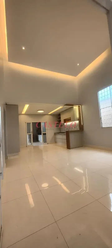 Terreno com 273 m²1Área construída aproximada de 190 m².Casa extremamente difere...