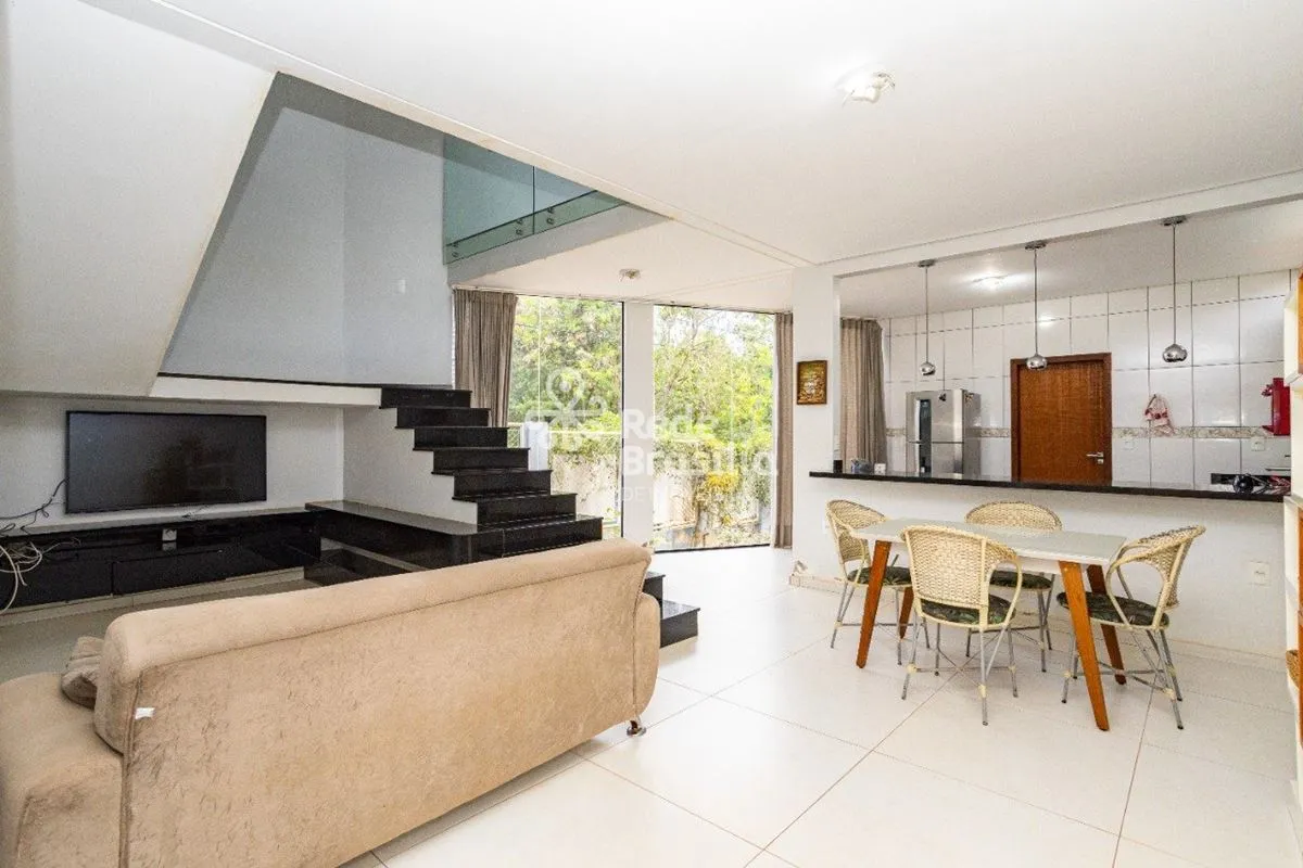 Agrícola Águas Claras | Casa 2 Quartos sendo 2 Suítes com 2 Vagas de Garagem - G...