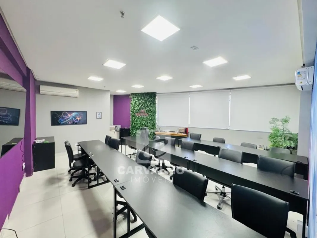Sala comercial a venda com m² . Localização privilegiada vizinha ao Hotel Oitis ...