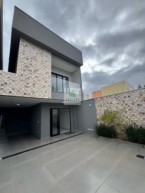 - 03 Quartos sendo 1 suíte master com closet, box e sacada;- ?02 banheiros socia...