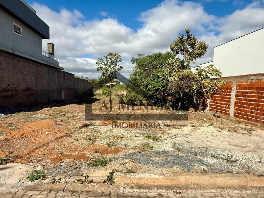 AJ MENDES IMOBILIÁRIA VENDE LOTE NO CONDOMÍNIO ALTO DA BOA VISTADescrição do lot...