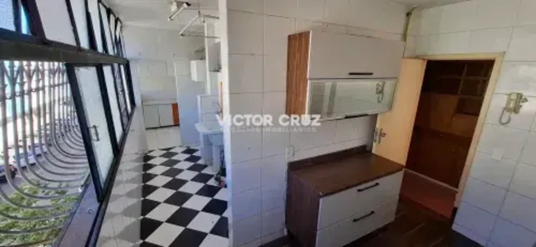 Victor Cruz Negócios Imobiliários LTDA vende:Sqn 406 Bloco G, Asa Norte.Apartame...