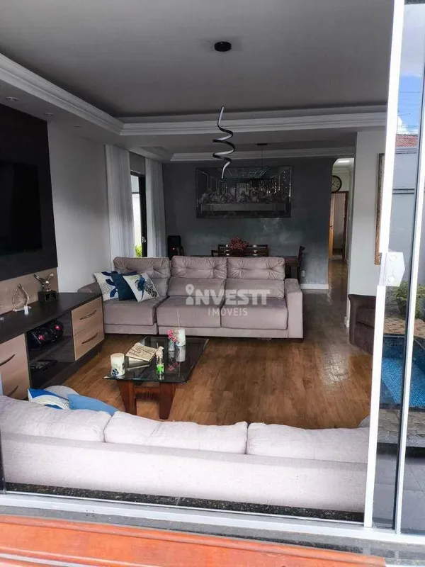 Casa à Venda no Parque Anhanguera Conforto, Lazer e Sofisticação!LOCALIZAÇÃO: En...