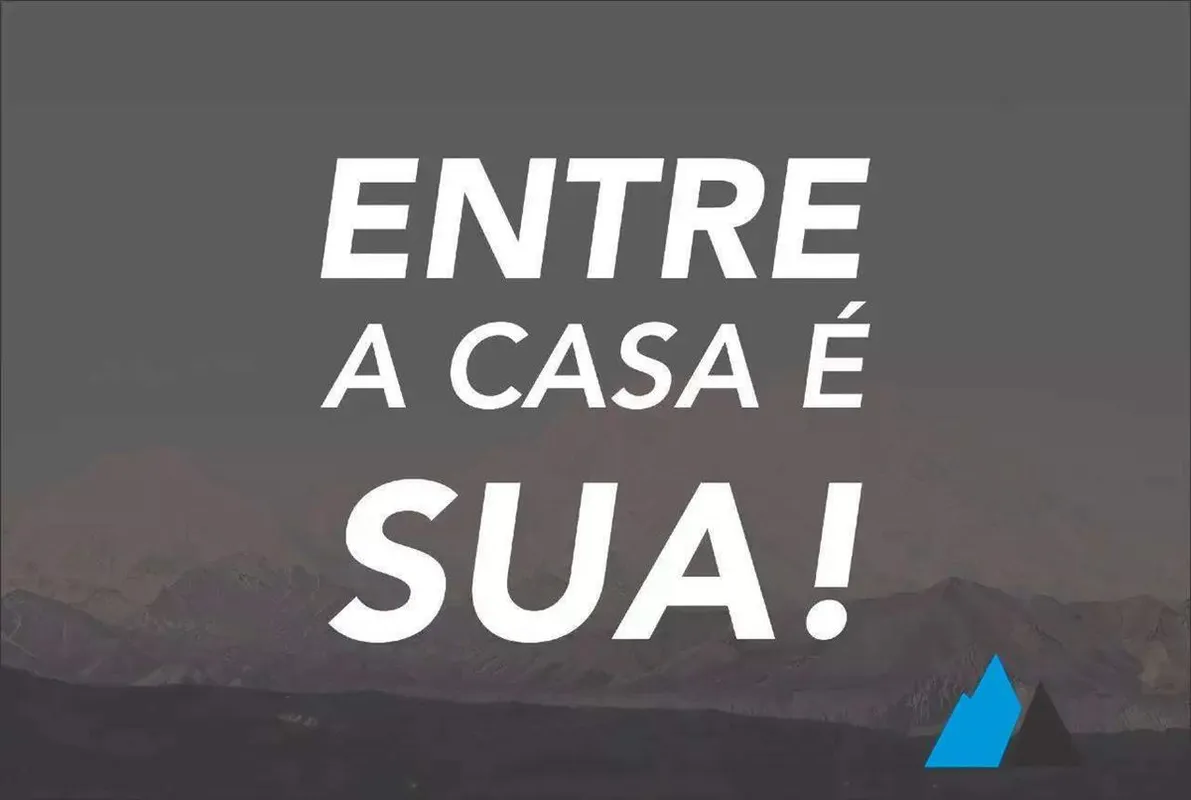 Descubra seu novo lar na charmosa Casa no Lago Norte, em Brasília. Situada na SH...