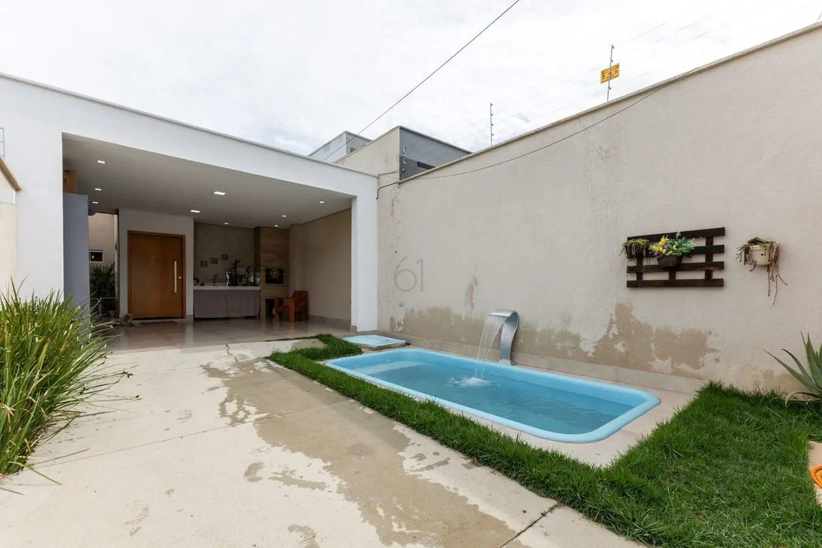 CASA EM CONDOMÍNIO FECHADO - LOTE 200 M² - VICENTE PIRES- FRENTE AO PISTÃO Casa ...