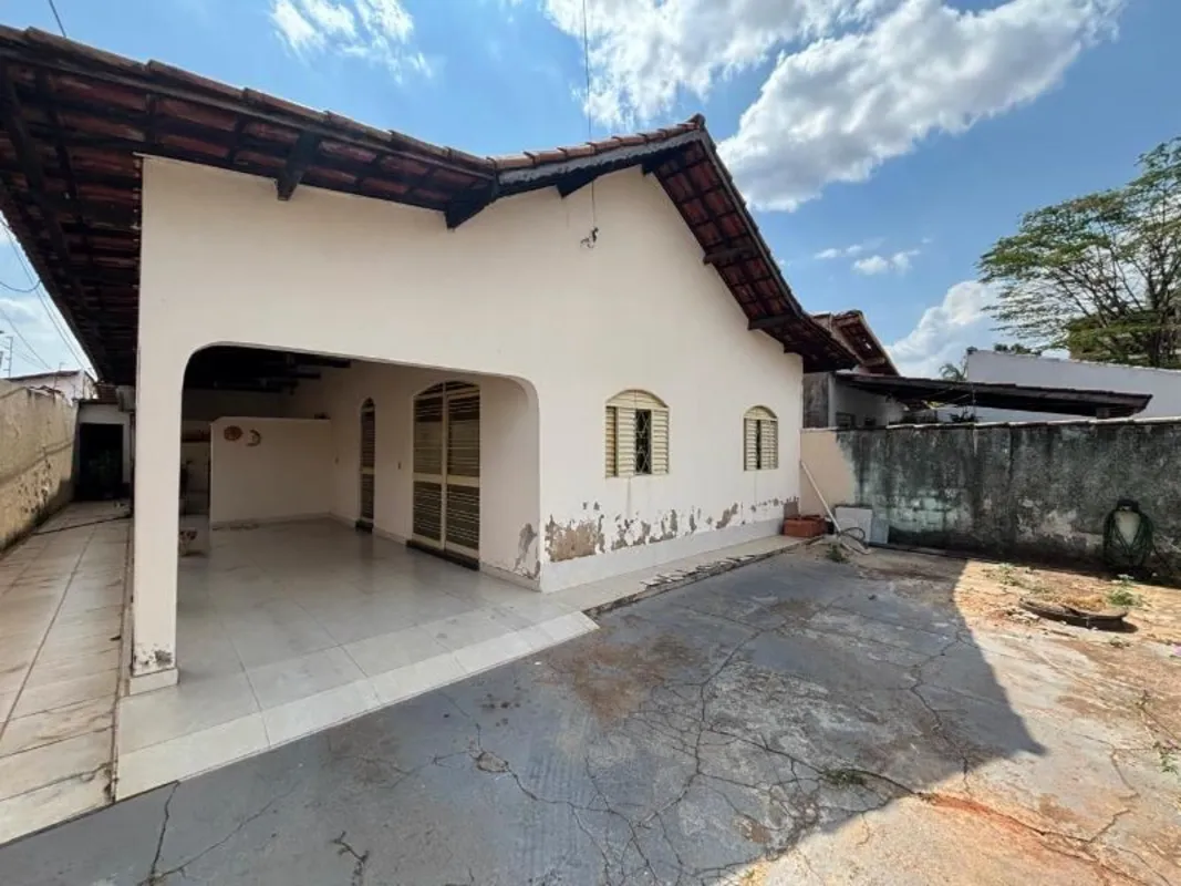 HENRIQUE: 9 8 1 9 8-4 2 4 0 (whatsapp) Casa na Rua Antuerpia, Qd 106, Lt 26, Jar...